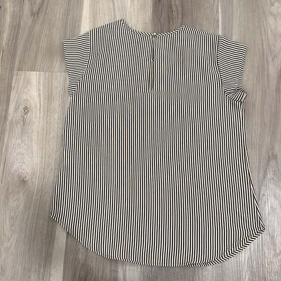 EUC‼️ Short Sleeve Striped Blouse (work attire) - Picture 3 of 4